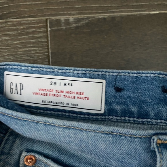 NWT Gap High Rise Vintage Slim Jeans with Washwell - Picture 3 of 8